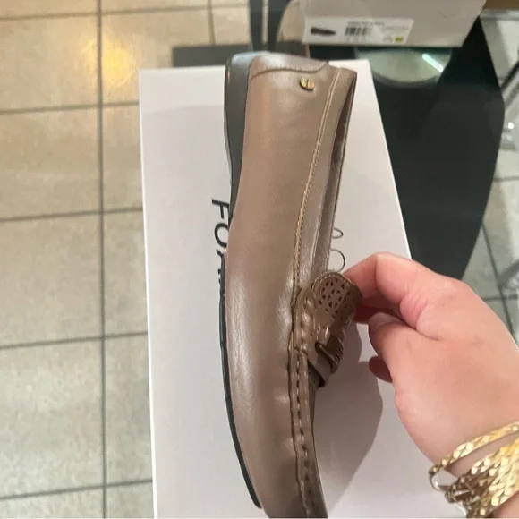 Used - Picture 3 of 5